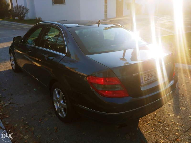 Mercedes C200 CDI Avantgarde C220 Servisna Knjiga Automobili