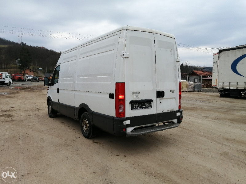 Iveco Daily 35s 13 2 8 Djelovi Za Iveko Deli Dijelovi Teretnjaci U