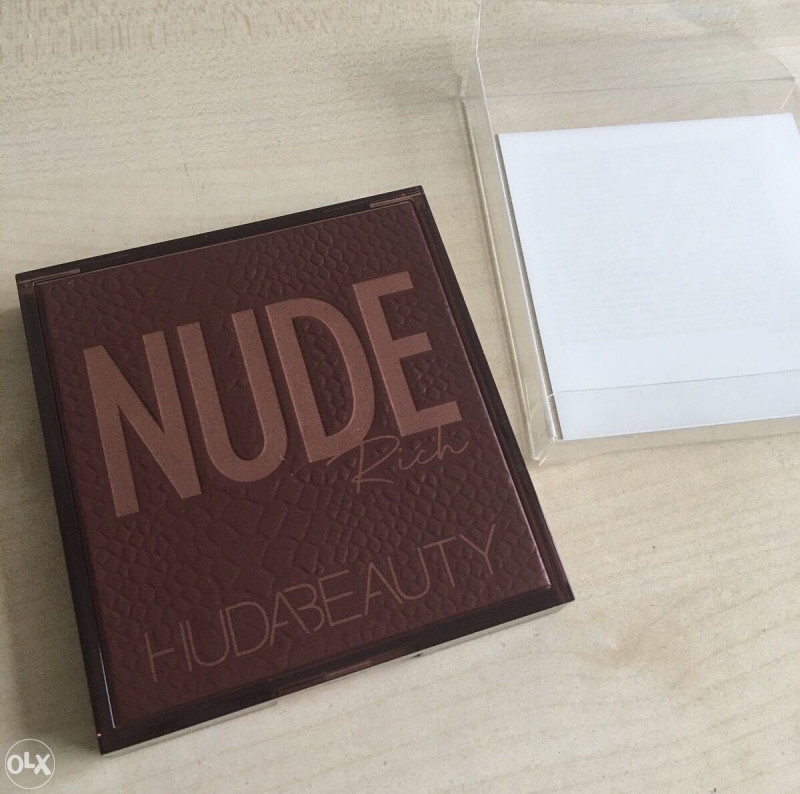 Huda Beauty Nude Rich Obsessions Originalna Paleta Sjene Za O I Olx Ba