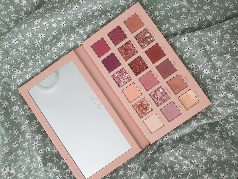 Paleta Huda Beauty Nude Original Sjene Za O I Olx Ba