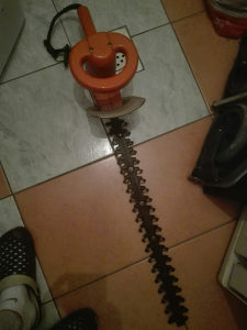 Trimer elektricni za zivu ogradu