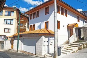 IZNAJMLJIVANJE KUĆA STARI GRAD 313m2 NAJAM VRATNIK