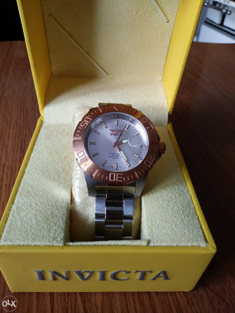 Invicta 14049 on sale