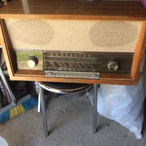 Radio antika LOEWE