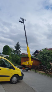 Korpa prikolica dizalica za rad na visini
