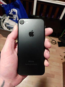 Kupujem iPhone 7 razbijen