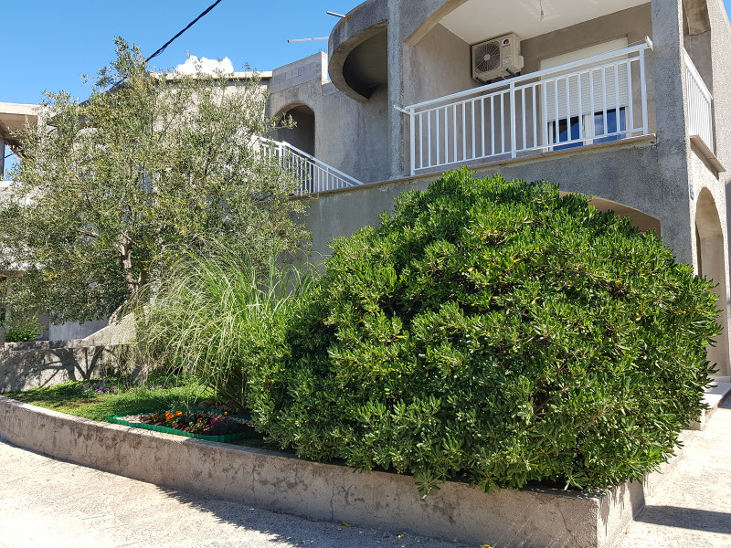 Novoopremljeni Apartmani OBAD uz more Neum