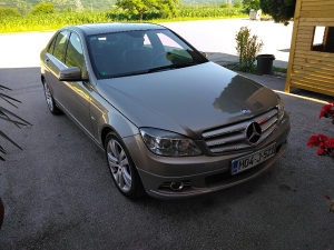 Mercedes-Benz C 220