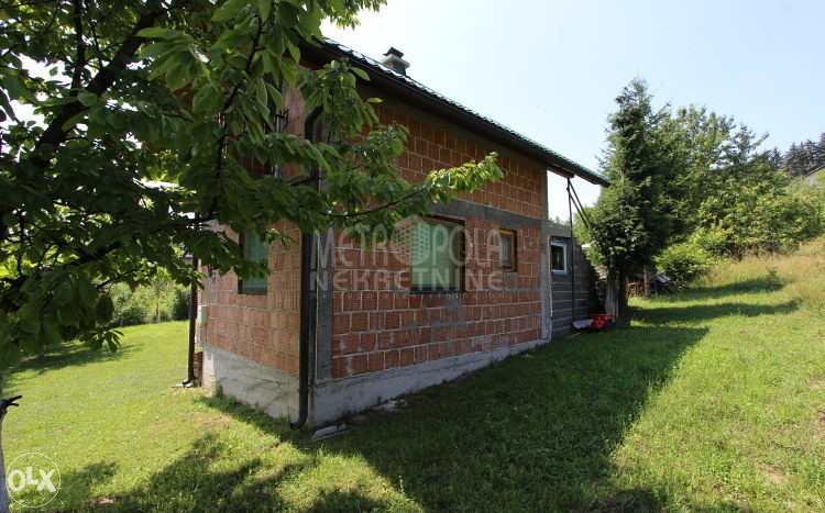 Zemljišna parcela sa manjim objektom, Nadosjek, Ilidža
