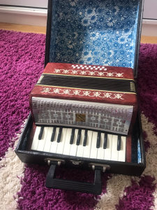 Harmonika ( mala Ruska marke Maljis)