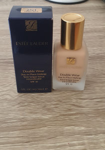 Estee Lauder double wear tečni puder