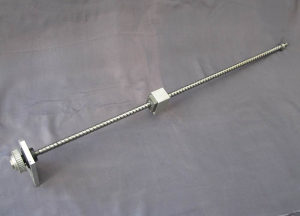 Kuglično navojno vreteno NSK fi 15mm dužina 890 mm