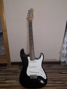 Yamaha Pacifica 112 Black-Elektricna gitara za djelove