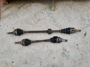 Poluosovina kineticki toyota yaris tojota jaris 2005 g