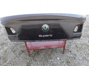 ŠKODA SUPERB /   HAUBA