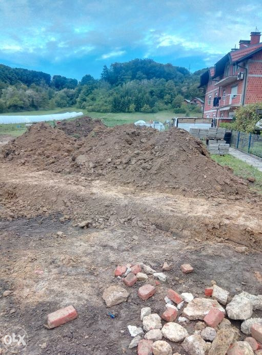 Zemlja za nasip, humus 2.klase 6m3-50 km sa prevozom