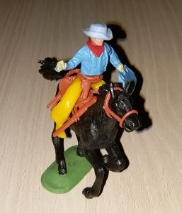 Western Vintage Figurica 3 iz 60-70-ih god. Kauboj
