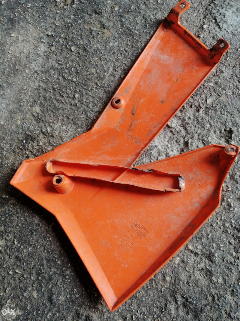 Ktm bocna  plastika tank 04 05 06 07 (detaljno)