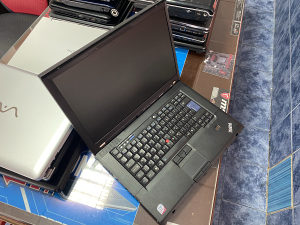 Laptop Lenovo 15,4 t500 Core 2 Duo 4gb Ram HDD 320gb