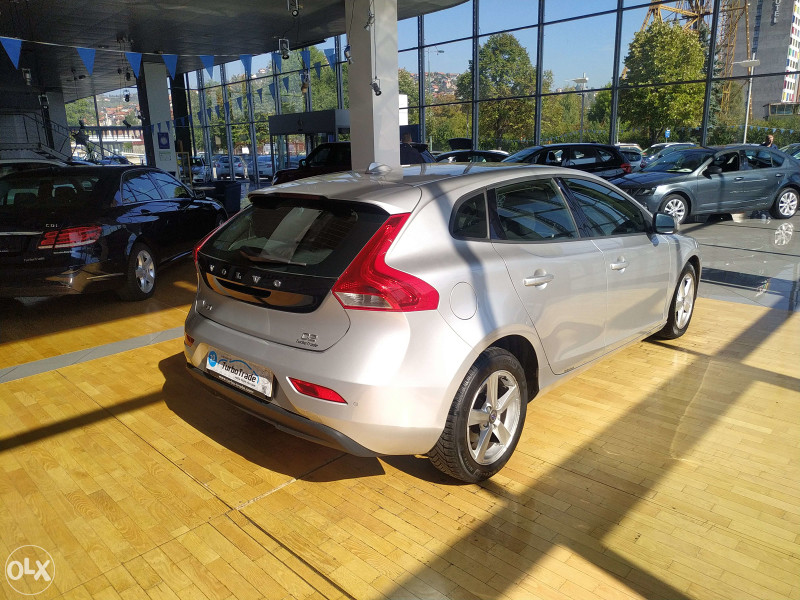 VOLVO V40 2.0 D2 POWERSHIFT