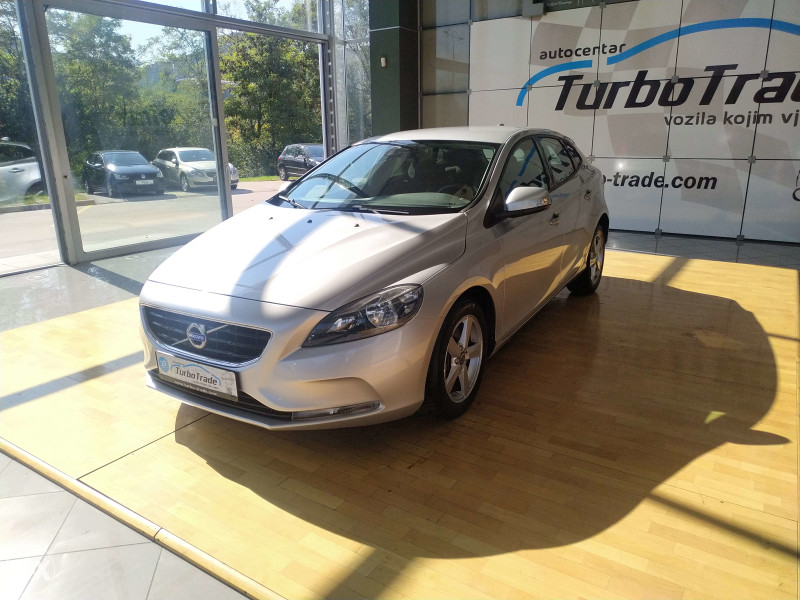 VOLVO V40 2.0 D2 POWERSHIFT