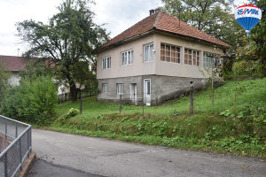 Kuća u predgrađu Viteza