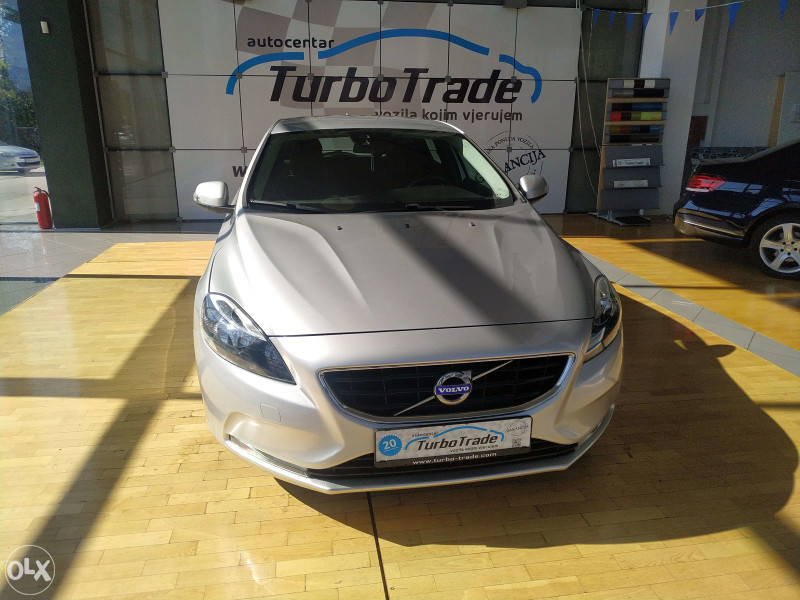 VOLVO V40 2.0 D2 POWERSHIFT