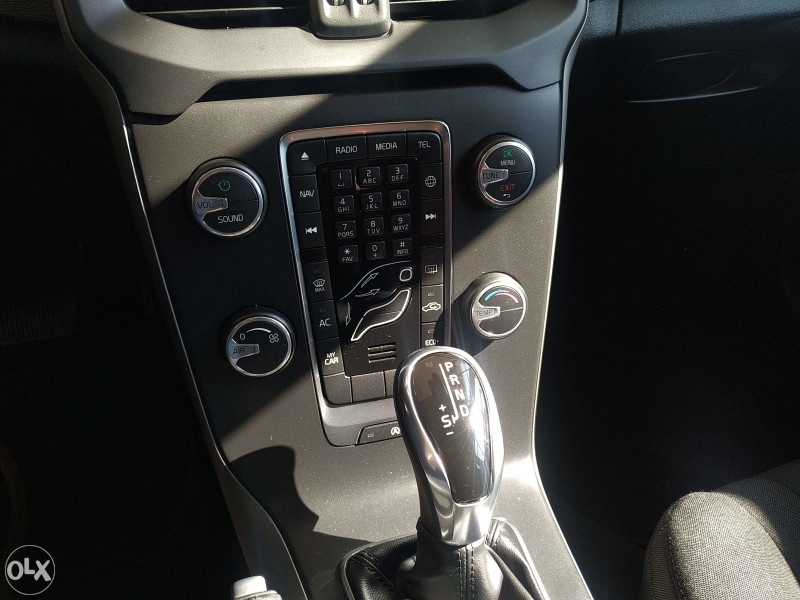 VOLVO V40 2.0 D2 POWERSHIFT