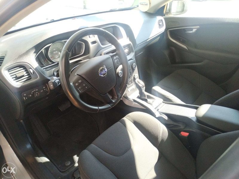 VOLVO V40 2.0 D2 POWERSHIFT