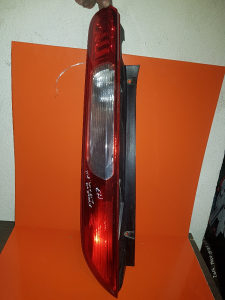 Stop svjetlo lijevo ford focus 2006g limuzina EN