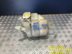 Posuda VODE motora Nissan Navara 2,5 DCi 2008