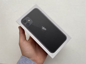 Apple iPhone 11 Black kutija