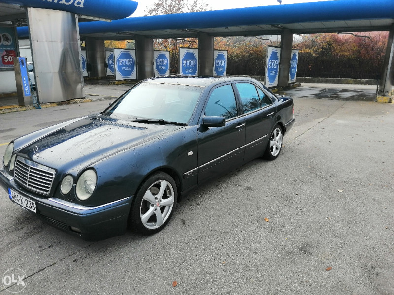 Mercedes-Benz E 200 Benzin-plin ful oprema