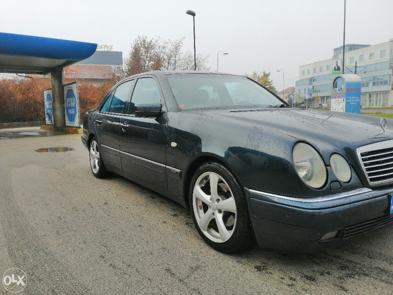 Mercedes-Benz E 200 Benzin-plin ful oprema