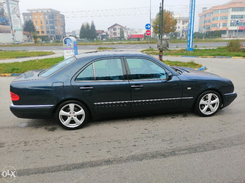 Mercedes-Benz E 200 Benzin-plin ful oprema
