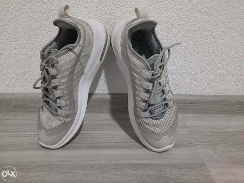 nike axis zenske
