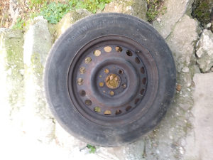 Felga 15  sa gumom  za mercedes 5x112