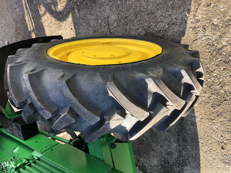 Traktor John Deere 3130