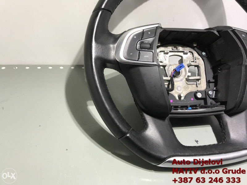 VOLAN KOŽNI nikovani Citroen C4 DS4 2016.