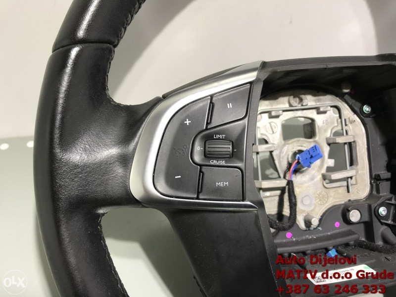 VOLAN KOŽNI nikovani Citroen C4 DS4 2016.