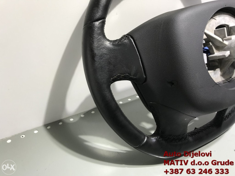 VOLAN KOŽNI nikovani Citroen C4 DS4 2016.
