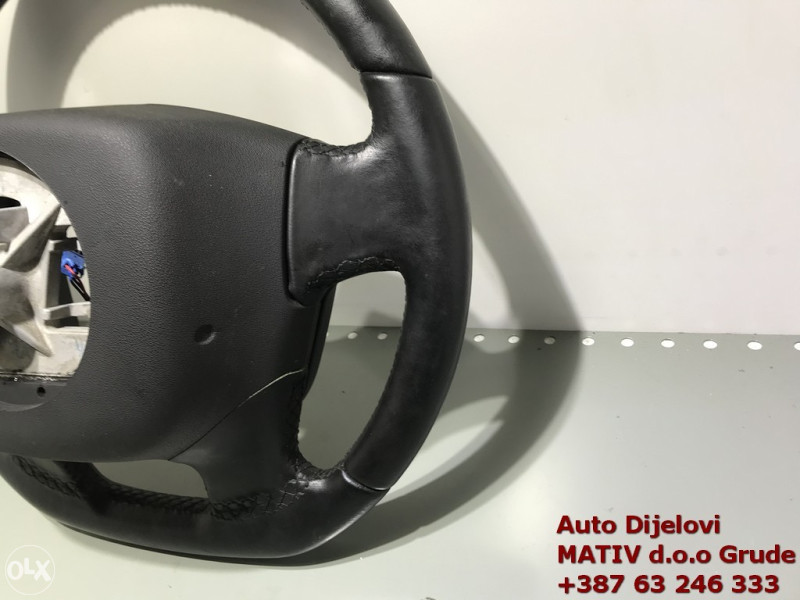 VOLAN KOŽNI nikovani Citroen C4 DS4 2016.