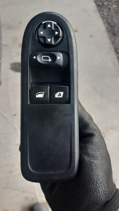 Prekidac stakla Citroen C3 2015god