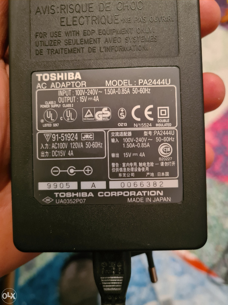 Toschiba Punjac Adapter 15V 4A pa2444u