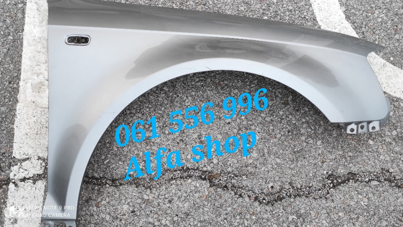 Blatobran audi a3 99-03 desni orginal siv