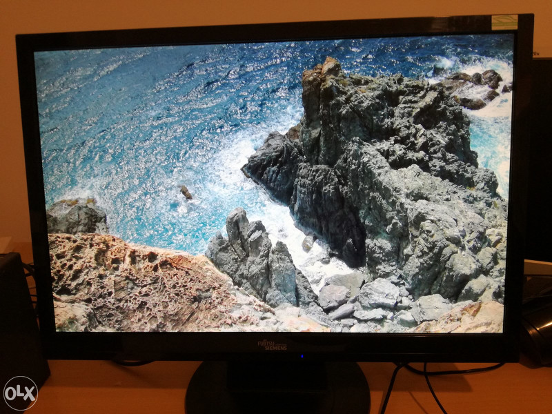LCD Monitor 22" Fujitsu Siemens D22W-1