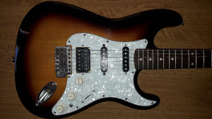 Elektricna gitara Squier stratocaster
