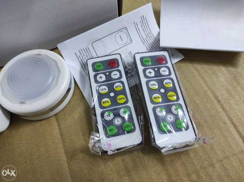 6 komada mini ljepljivih LED lampi s daljinskim