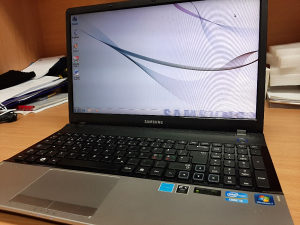 Laptop Samsung NP300 i3-2330/500HDD/ 4G/2 GRAFIKE/ BATE