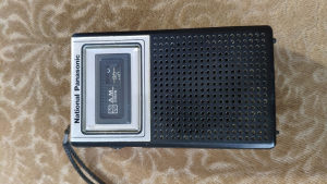 Vintage Stari radio National Panasonic R-1019